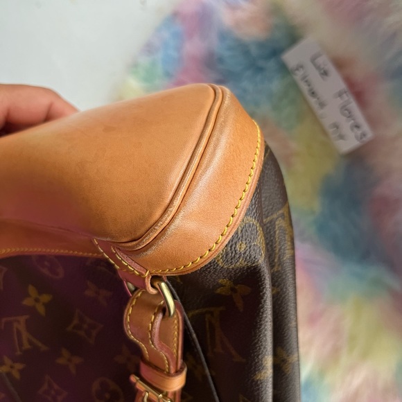 Louis Vuitton Montsouris PM - Picture 9 of 16